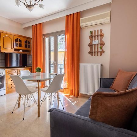 Your Cozy Six Street Apartment ラリサ エクステリア 写真