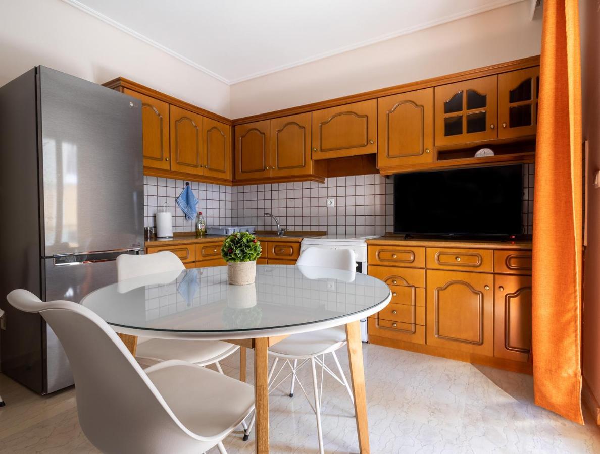 Your Cozy Six Street Apartment ラリサ エクステリア 写真